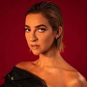 Artist Gabbie Hanna